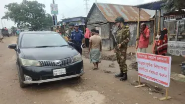 ঈদের ফিরতি যাত্রায় জননিরাপত্তা নিশ্চিতে সেনা-পুলিশের যৌথ চেকপোস্ট