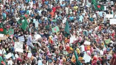 প্রতিদিনের মিছিল ও সমাগম আগের দিনকে ছাড়িয়ে যাচ্ছে