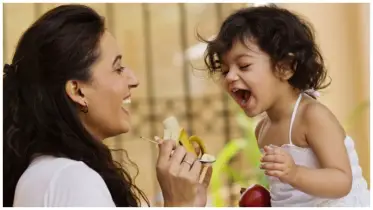 এই গরমে শিশুর যত্নে করণীয়