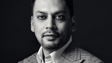 দলের কেউ বোঝে কি না আমার সন্দেহ আছে