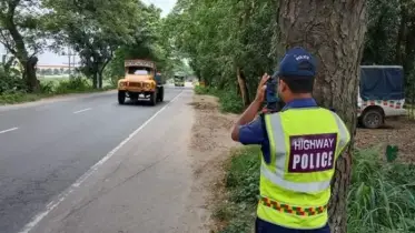 ঈদের দিনেও ছুটি নেই, রাস্তায় দায়িত্ব পালনেই কাটছে হাইওয়ে পুলিশের ঈদ