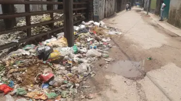 ১২ ঘণ্টা পরও অপসারণ হয়নি নগরীর বর্জ্য