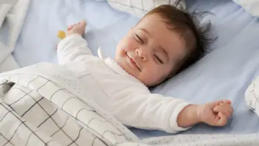 ভুলেও শিশুকে যেভাবে বিছানায় শোয়াবেন না!