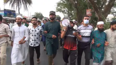 নড়াইলে আওয়ামী লীগ নিষিদ্ধের দাবিতে ছাত্র জনতার মিছিল