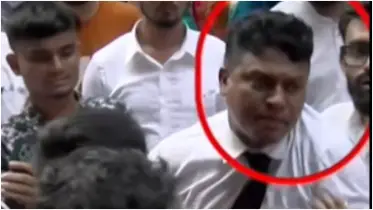 সাংবাদিকদের দেখে নেয়ার হুমকি দিলেন বিএনপিপন্থী এক আইনজীবী