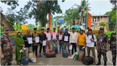 যে অপরাধে কারাভোগ শেষে ভারত থেকে দেশে ফিরলেন ১১ বাংলাদেশি