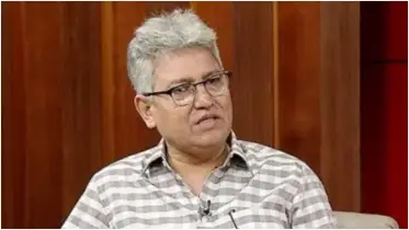 নয় মাস হয়ে গেলো তিনি দেশে ফেরেননি, নির্বাচনের সময় তিনি দেশে ফিরবেন না?
