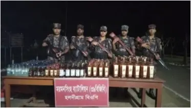 ঝিনাইগাতী সীমান্তে বিপুল পরিমাণ ভারতীয় মদ জব্দ