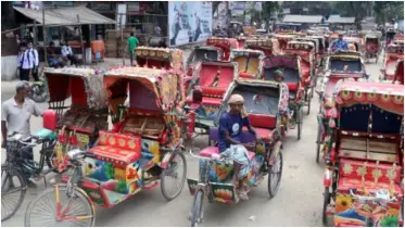 অটোরিকশার দাপটে বিপাকে রাইডশেয়ারিং বাইকাররা