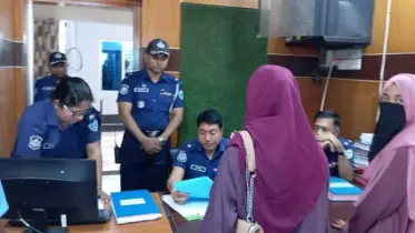 ফেনী মডেল থানায় ডিউটি করে জনসাধারণকে সেবা দিলেন ফেনী জেলা পুলিশ সুপার