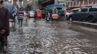 ঢাকায় থেমে থেমে বৃষ্টি, স্বস্তির চেয়ে ভোগান্তি বেশি 
