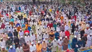 শোলাকিয়ায় বৃহত্তম ঈদের জামাত অনুষ্ঠিত, মুসলিম উম্মাহ ও দেশের কল্যাণ কামনায় দোয়া