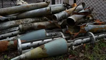 কীভাবে কাজ করে ‘ক্লাস্টার বোমা’, কেন এটি বিতর্কিত