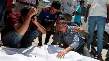 গাজার বাজারে ইসরায়েলি ড্রোন হামলায় ১৮ ফিলিস্তিনি নিহত
