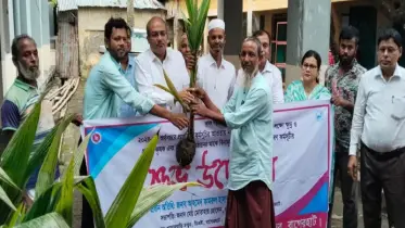 বাগেরহাটে প্রায় ৪ হাজার কৃষককে সার-বীজ ও ফলজ চারা বিতরণ
