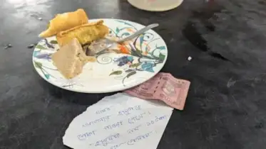 ববির ক্যাফেটেরিয়ায় খাবারে পোকা, শিক্ষার্থীর অভিনব প্রতিবাদ 