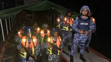 গোপালগঞ্জে যৌথ বাহিনীর বিশেষ অভিযান, নদীপথে টহল জোরদার করেছে কোস্ট গার্ড ও নৌবাহিনী