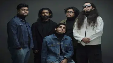 ফিরে আসছে অড সিগনেচার