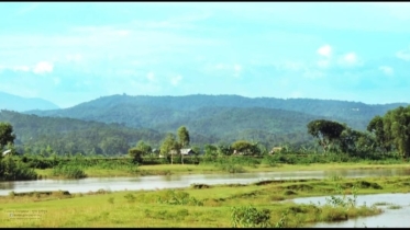 নেত্রকোনার দুর্গাপুর-কলমাকান্দা পাহাড় আর স্বচ্ছ জলরাশি ভ্রমণ পিপাসুদের হাতছানি দিয়ে ডাকছে