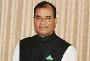 দেশে ফিরেই বিমানবন্দরে গ্রেফতার আ.লীগ নেতা