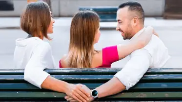 একইসঙ্গে দুজনের সাথে প্রেম কি স্বাভাবিক?