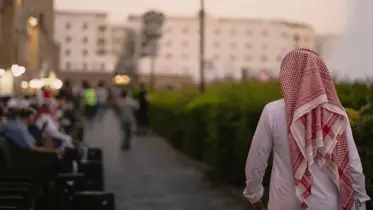 জেনে নিন, আরবের কোথায় গেলে খরচ কম