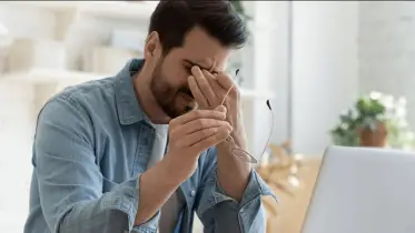 যেসব লক্ষণ বলে দিবে আপনি মানসিক চাপে রয়েছেন