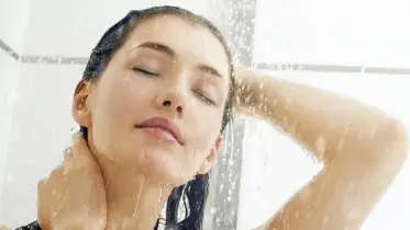কখন গোসল করা বেশি ভাল? জেনে নিন, সকালে নাকি রাতে