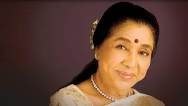 ভুয়া মৃত্যুর গুজবে  আশা ভোঁশল, ছেলের তীব্র প্রতিক্রিয়া