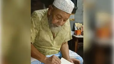 ঠাকুরগাঁওয়ের হেনু স্যারের হাজার কবিতা, তবু নেই একটিও বই