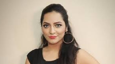 কলকাতায় অবৈধ বসবাসের অভিযোগে বাংলাদেশি মডেল গ্রেপ্তার, একাধিক পাসপোর্ট উদ্ধার