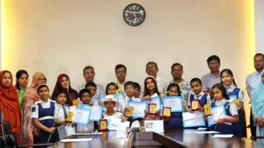 নজরুল বিশ্ববিদ্যালয় স্কুলের ১৪ শিক্ষার্থীকে বৃত্তি প্রদান