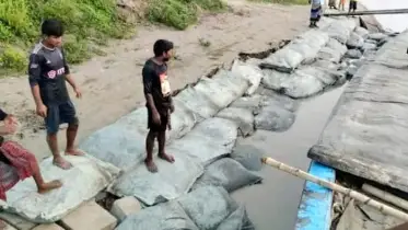 দৈনিক জনকন্ঠ পত্রিকায় সংবাদ প্রকাশের পর মধুমতি নদীর বাম তীর রক্ষা বাঁ