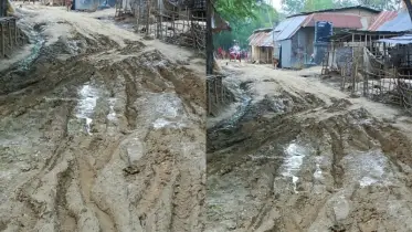 সামান্য বৃষ্টি হলেই সড়কে হাঁটু সমান কাদা! 