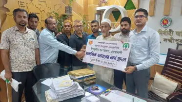 রায়পুরে সামাজিক বনায়নের লভ্যাংশ পেয়ে উপকারভোগীদের মুখে হাসি