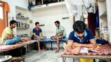 ঈদে বাড়ি না ফেরার কাহিনী: রাজধানীতে একাকী কাটছে শিক্ষার্থীদের ঈদ