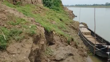 সুরমা নদী গিলে খাচ্ছে আস্ত গ্রাম