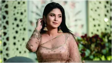 বয়স এবং ইনকাম জিজ্ঞাসা করা উচিত না: স্পর্শিয়া