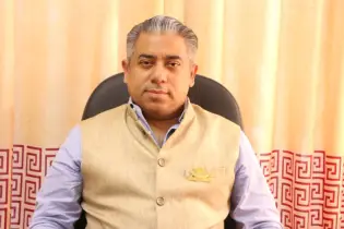 আ.লীগ নিজেকে ভারতের কাছে নগ্নভাবে সঁপে দিচ্ছে: রাশেক রহমান