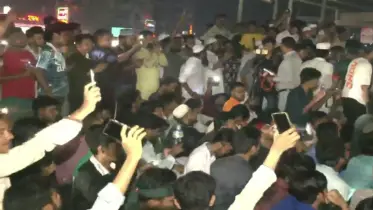 আ. লীগ নিষিদ্ধের দাবিতে ঢাকার পর ফেনীতে ব্লকেড দিয়েছে জুলাই যোদ্ধারা