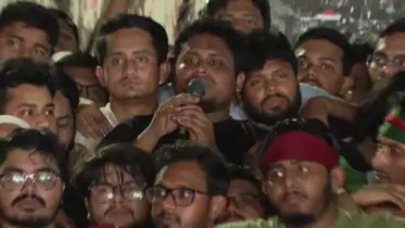 রাতেও আ. লীগ নিষিদ্ধের দাবিতে উত্তাল শাহবাগ, দাবি না মানলে 