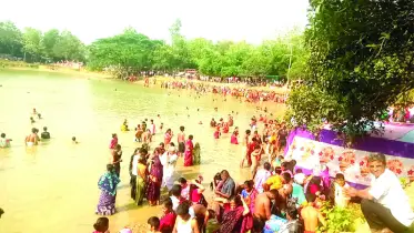 মধুপুরে বারতীর্থ স্নান ও মেলায় ভক্তের ঢল