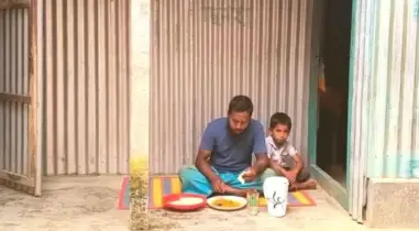 ৩৫ বছর ধরে ভাত খায় না শরীফ! ৩৫ বছর ধরে ভাত খায় না শরীফ!