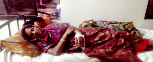 বিয়ের দাবিতে তিন সন্তানের জননীর অনশন, শিকলে বেঁধে নির্যাতন