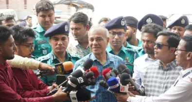 পুলিশের থাকা খাওয়ার মানোন্নয়নে পদক্ষেপ নেয়া হচ্ছে: স্বরাষ্ট্র উপদেষ্টা