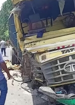 কুষ্টিয়ার মিরপুরে দুই ট্রাকের মুখোমুখি সংঘর্ষ, নিহত ১