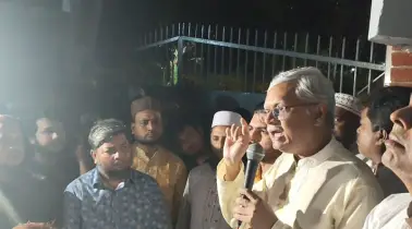 উপাচার্যের আশ্বাসে আন্দোলন স্থগিত করলেন বিক্ষোভকারীরা