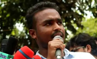 এই দেশের মানুষের ভয়-ডর সব হাসিনার সাথে দিল্লি চইলা গেছে, এনসিপি নেতার স্ট্যাটাস শেয়ার