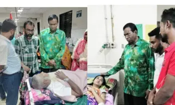 সড়ক দুর্ঘটনায় আহত মিষ্টি ও দলীয় কর্মীকে দেখতে হাসপাতালে সাবেক মন্ত্রিপরিষদ সচিব আব্দুল হালিম 
