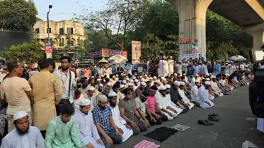 শাহবাগেই আসরের নামাজ আদায় আ. লীগ নিষিদ্ধ আন্দোলনকারীদের 
